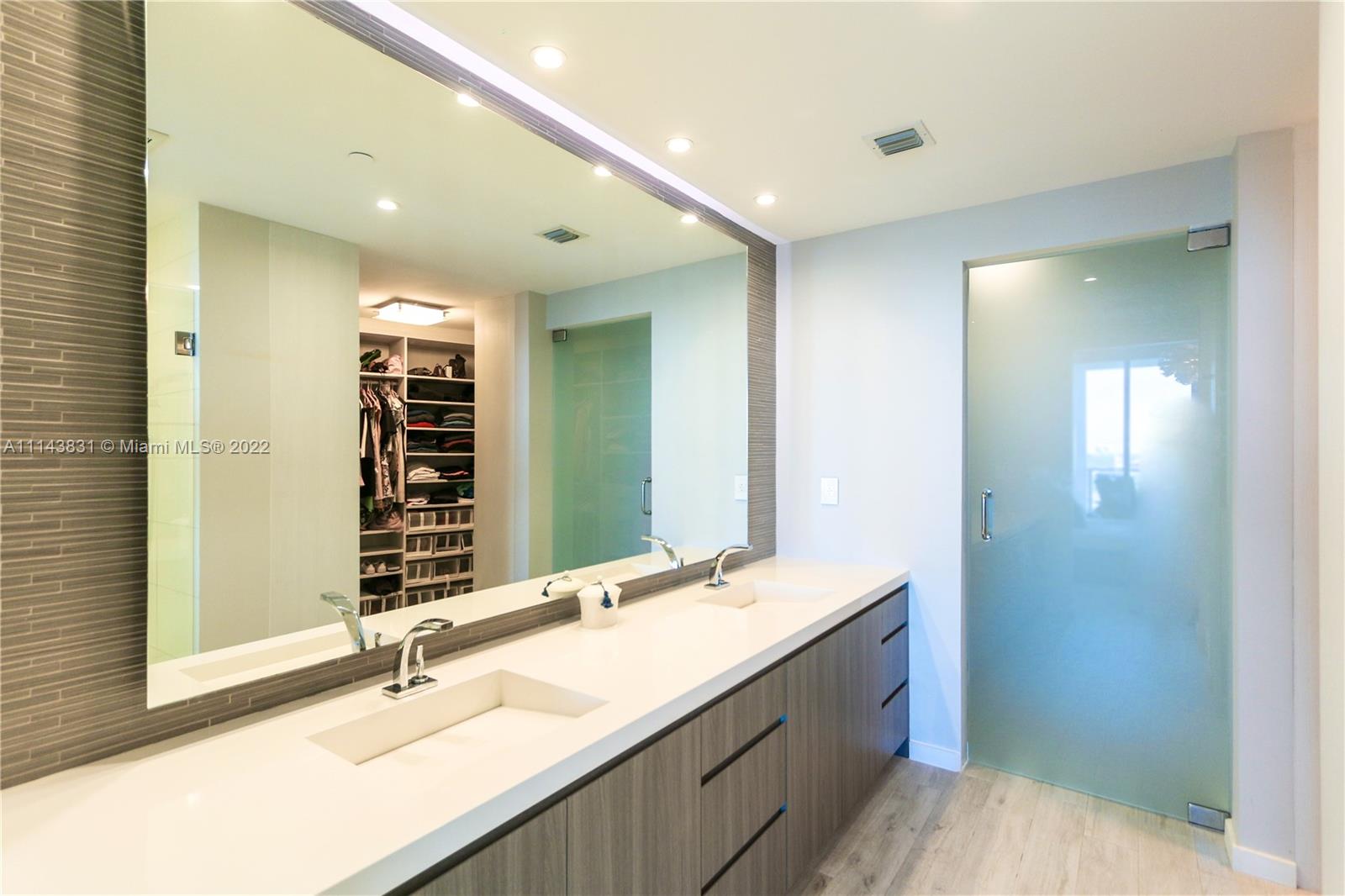 2020 N Bayshore Dr # 4003