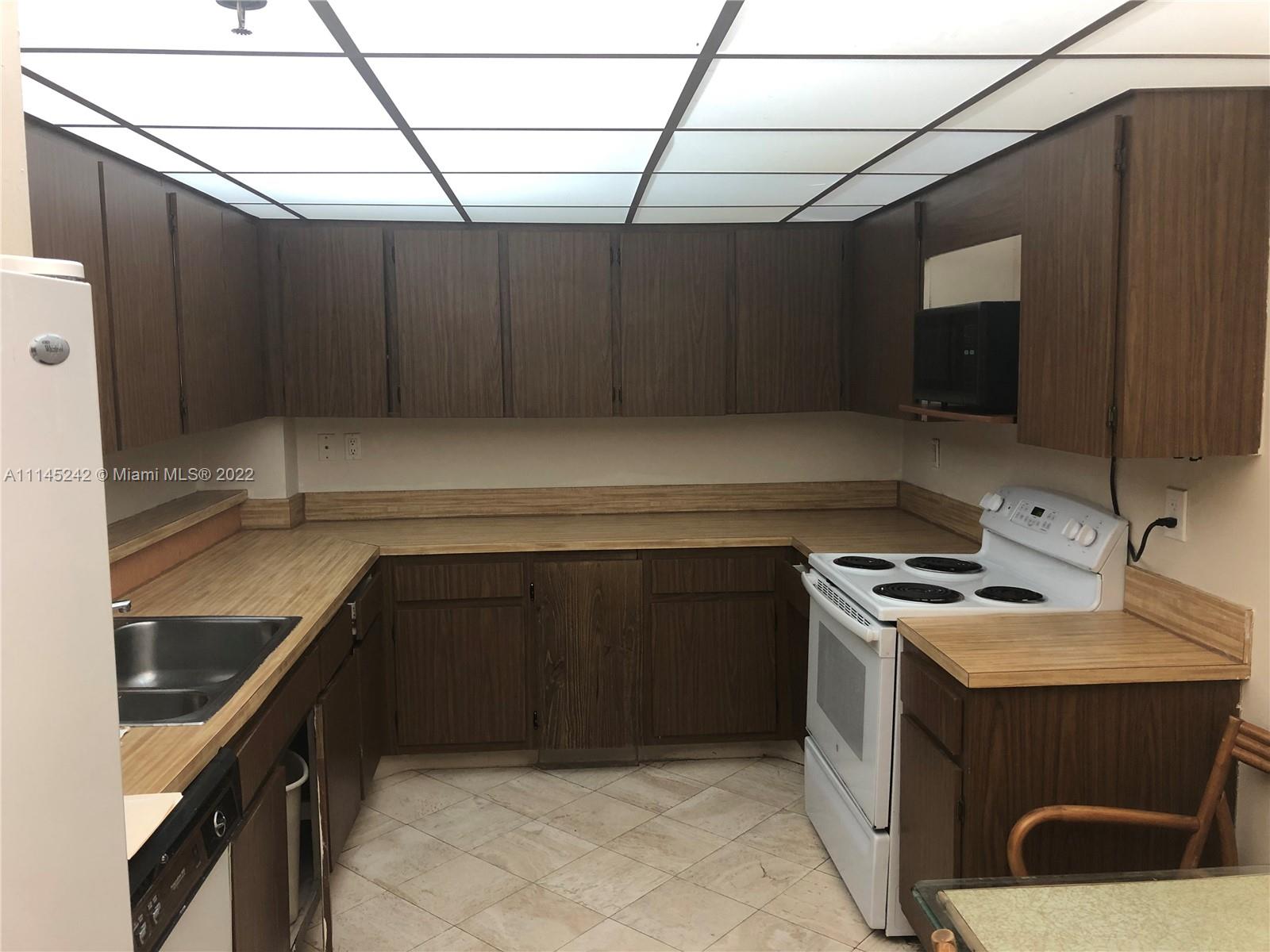 251 Crandon Blvd # 304
