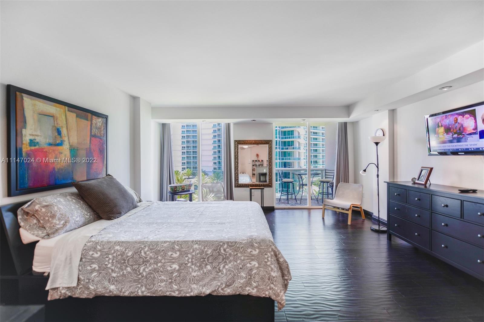 10275 Collins Ave # 703