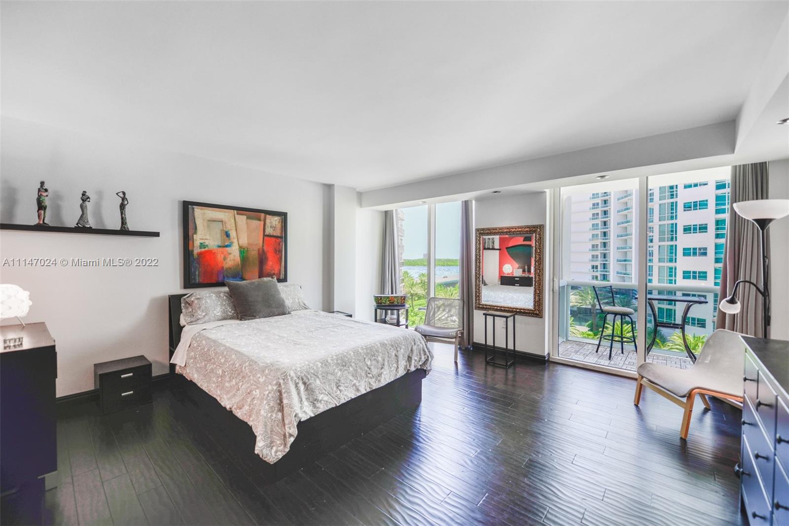 10275 Collins Ave # 703