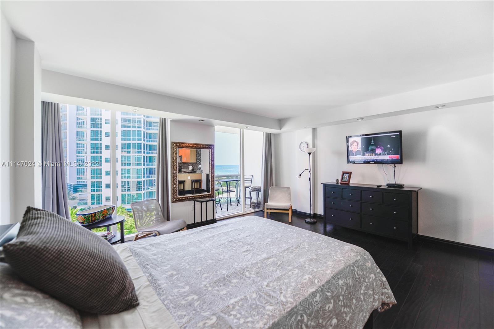 10275 Collins Ave # 703
