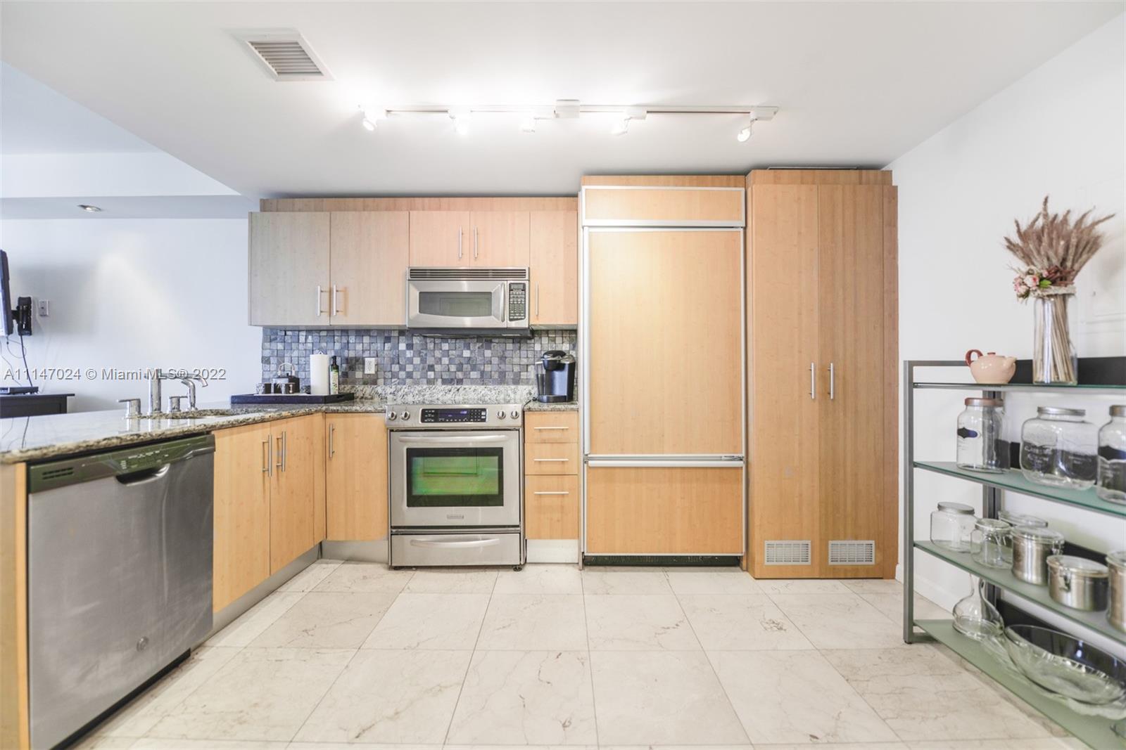 10275 Collins Ave # 703