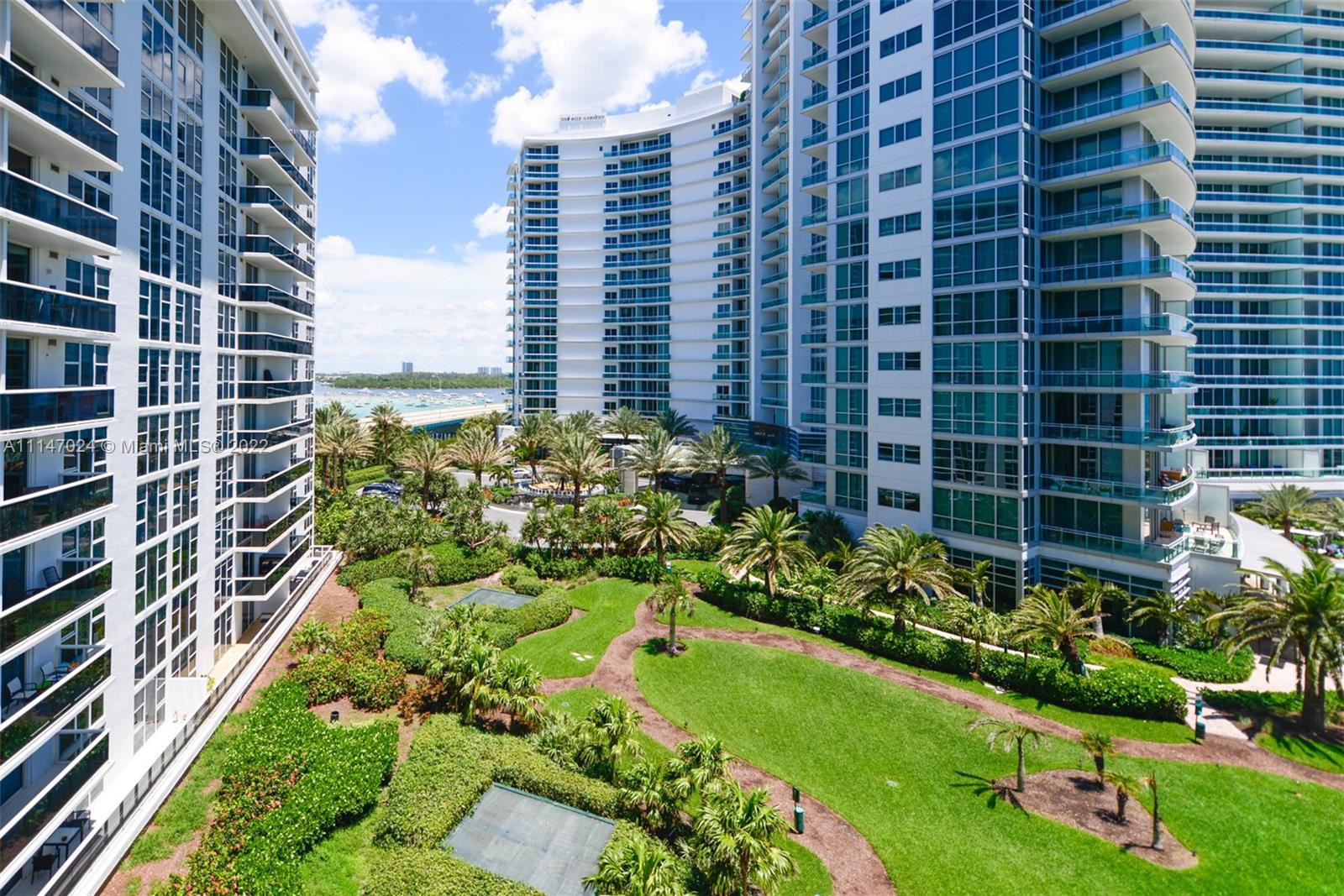 10275 Collins Ave # 703