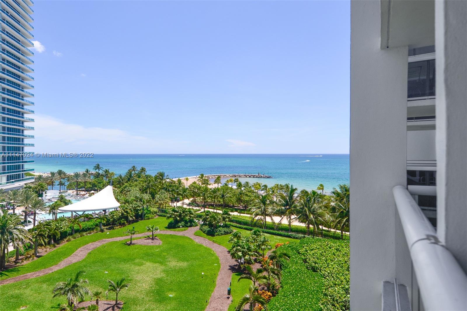 10275 Collins Ave # 703