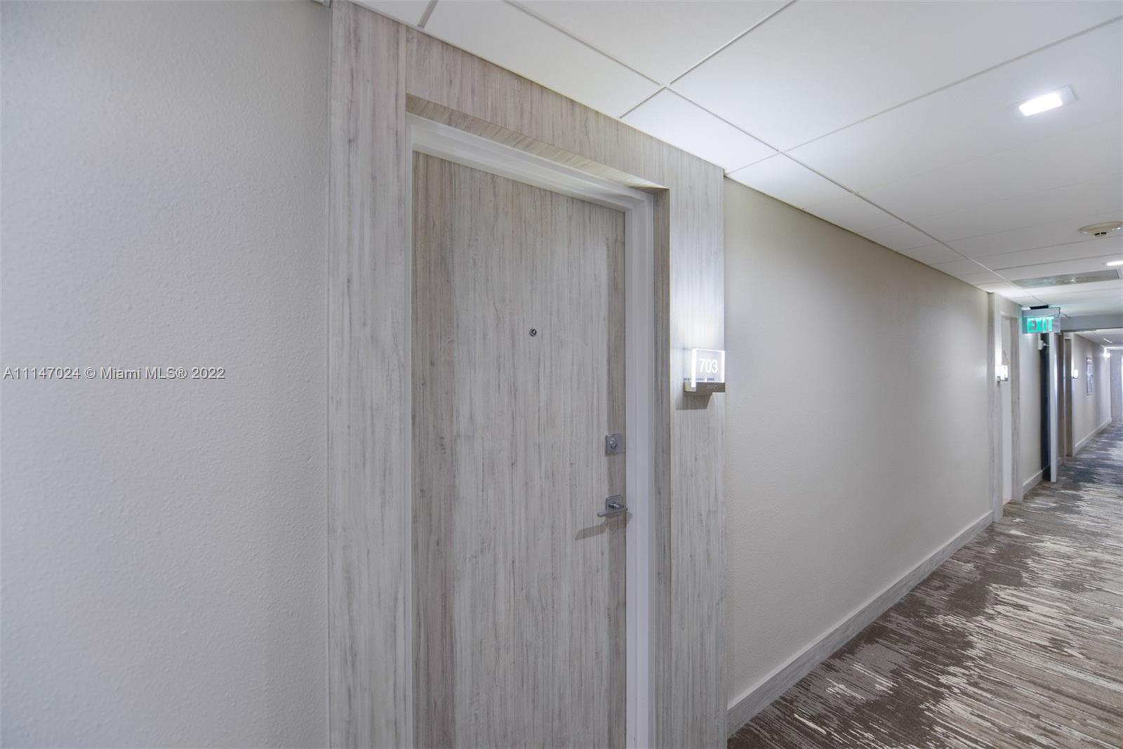 10275 Collins Ave # 703