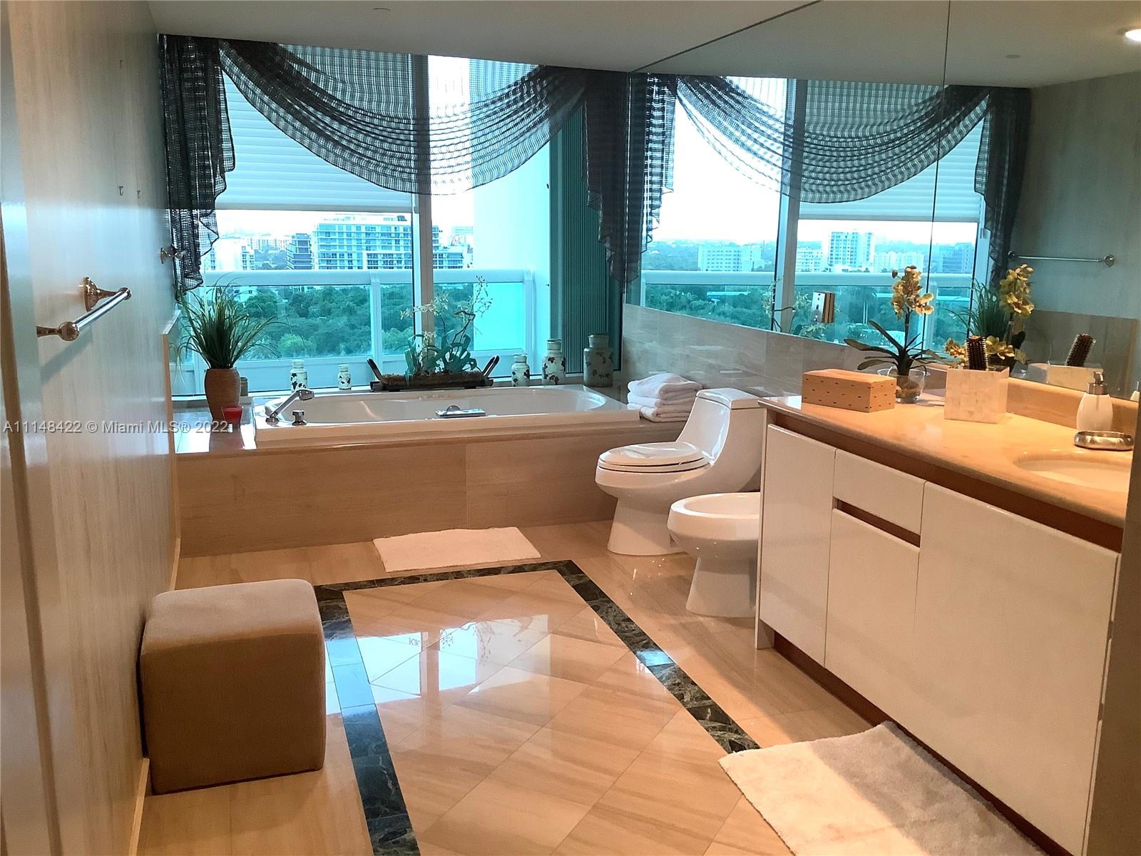 1643 Brickell Ave # 1605