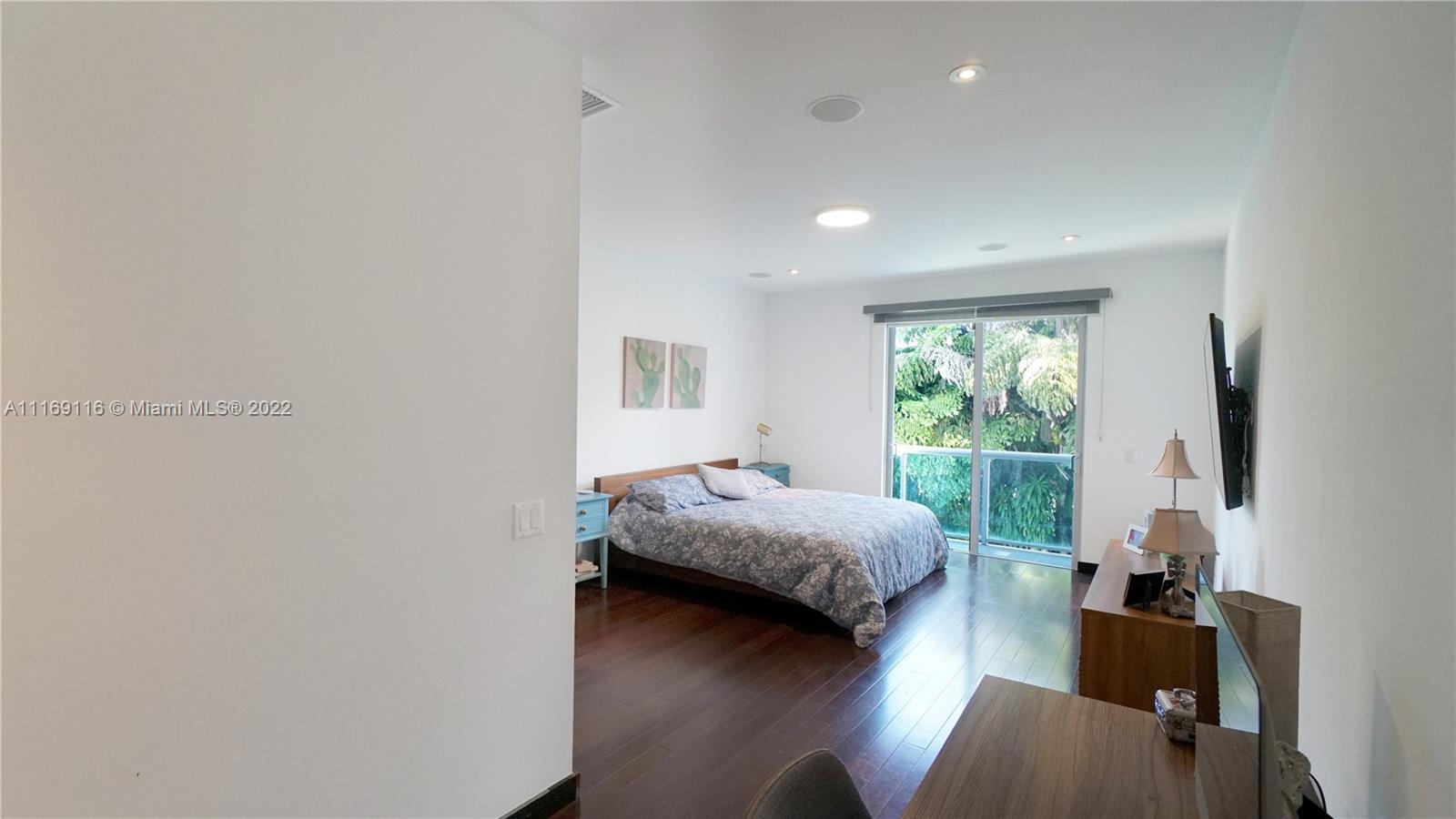 3545 SW 1st Ave # 3545