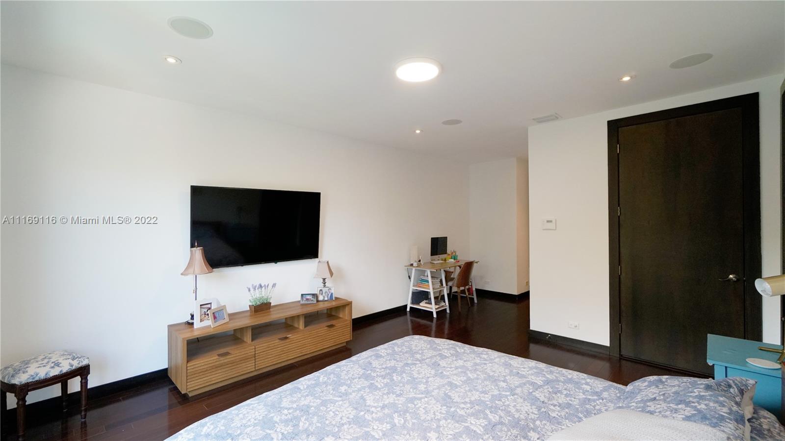 3545 SW 1st Ave # 3545