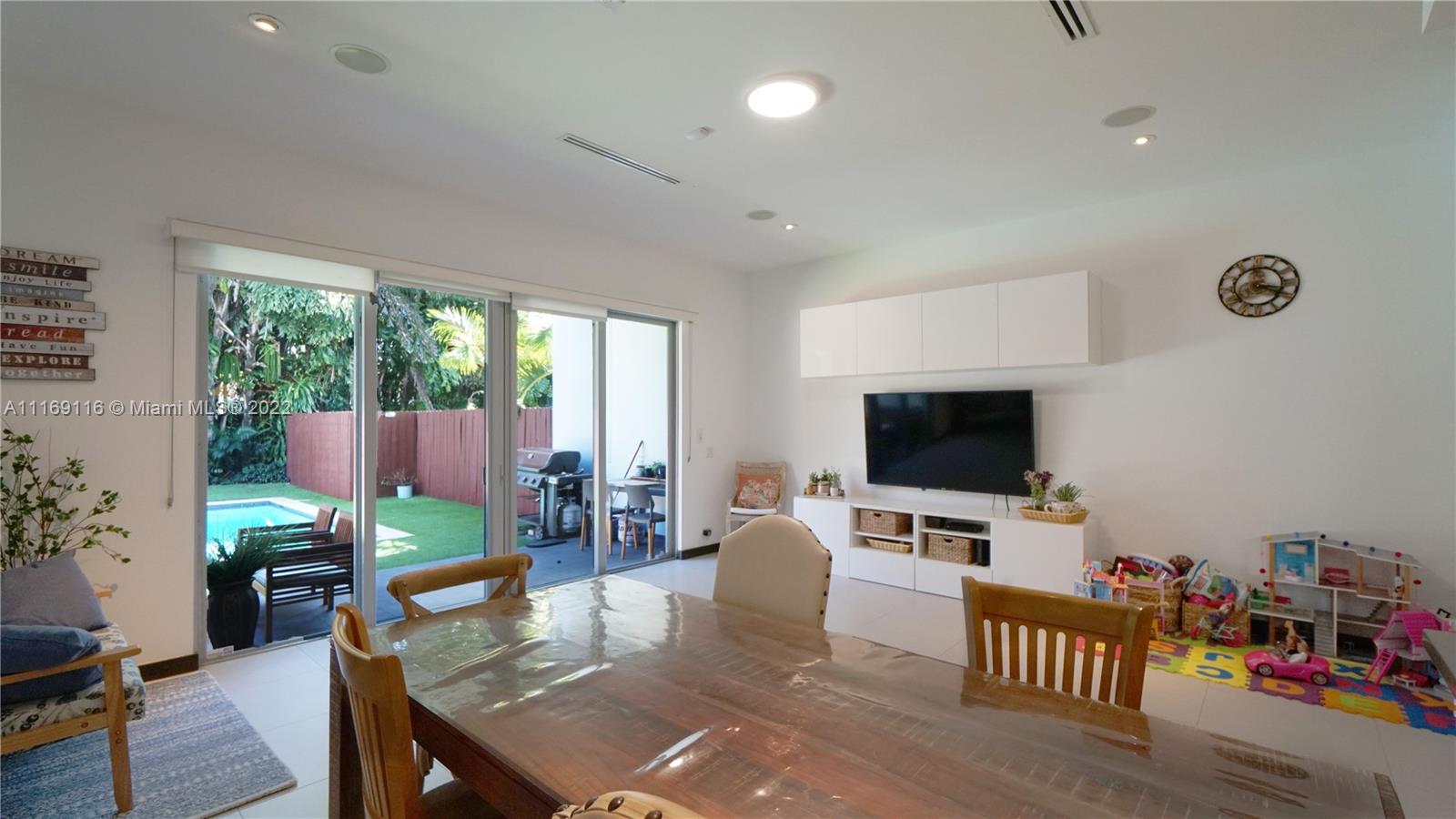 3545 SW 1st Ave # 3545