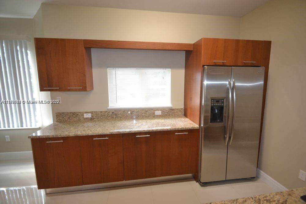 2802 NE 184th Ter # 134
