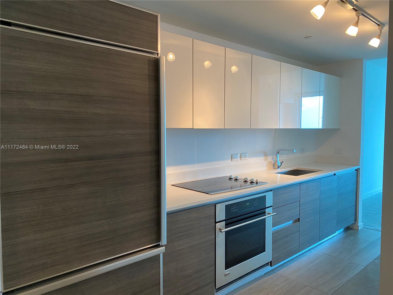 1100 S MIAMI AV Unit: 2305