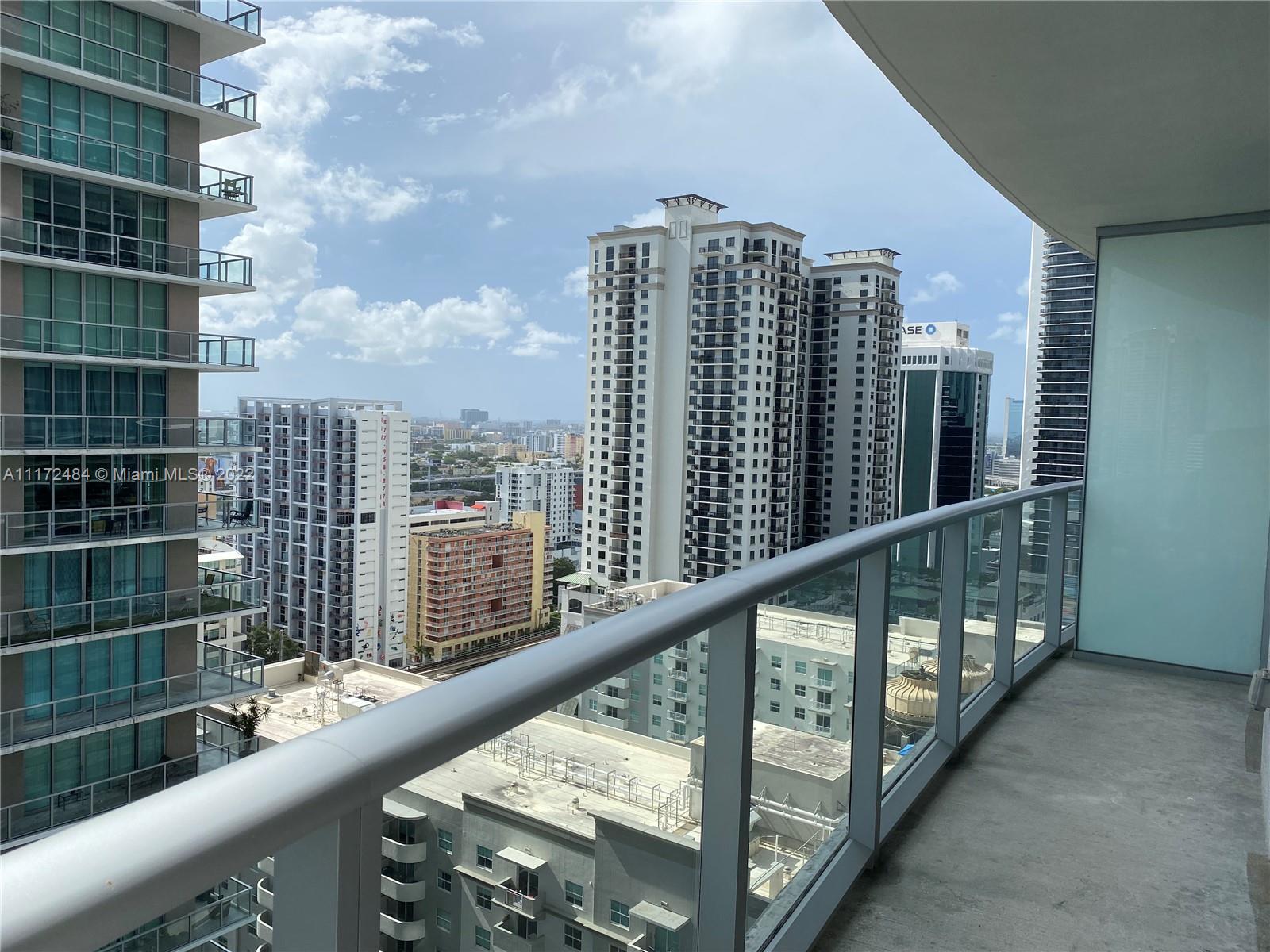 1100 S MIAMI AV Unit: 2305
