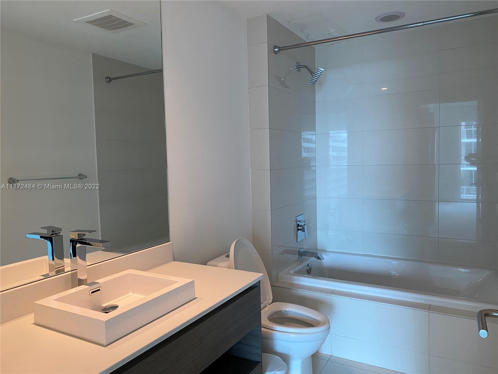 1100 S MIAMI AV Unit: 2305
