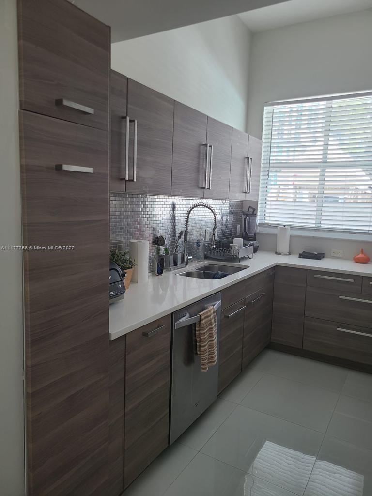 1250 S Miami Ave Unit: 814
