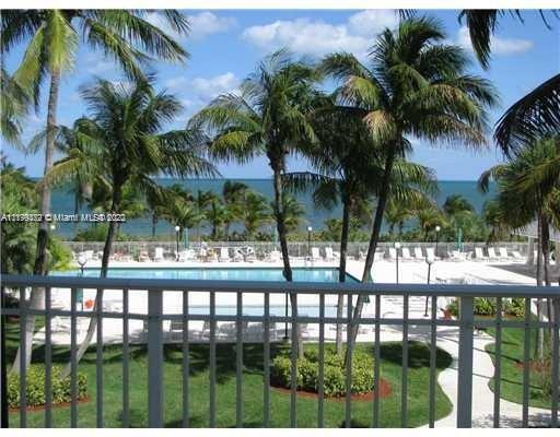 881 OCEAN DR # L3
