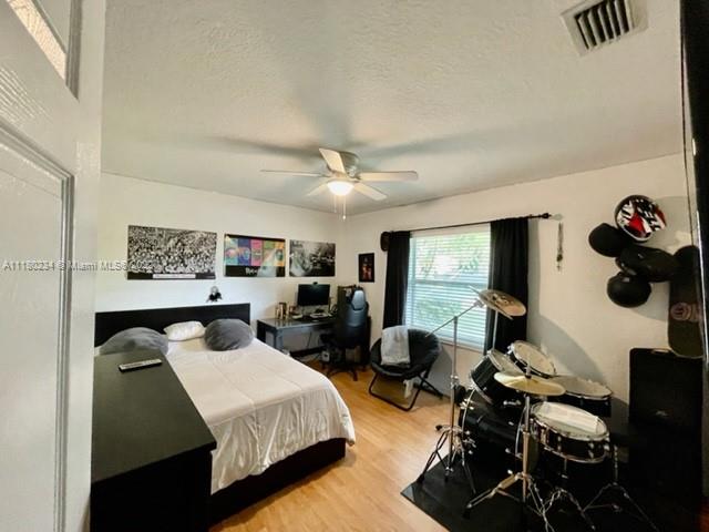 5716 NW 50th St