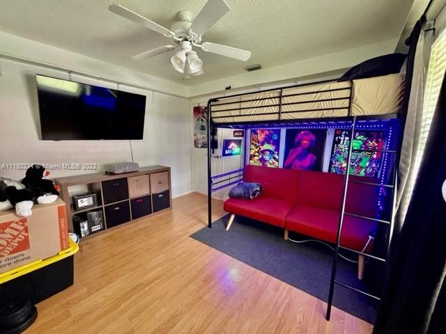 5716 NW 50th St