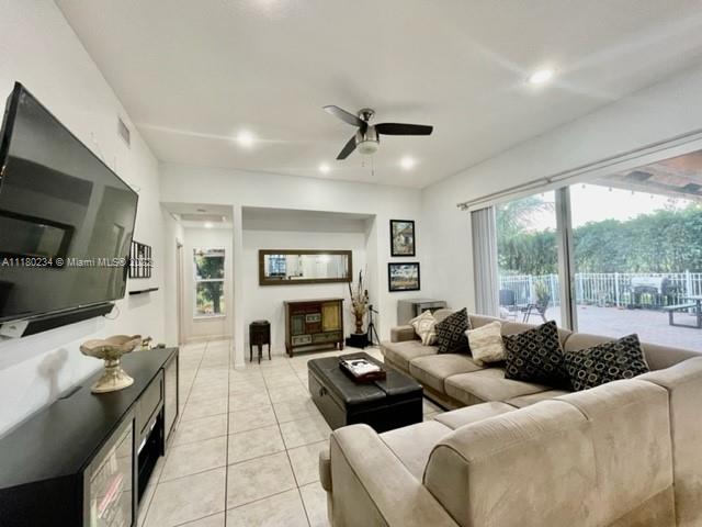 5716 NW 50th St