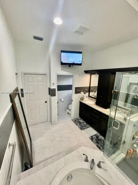 5716 NW 50th St