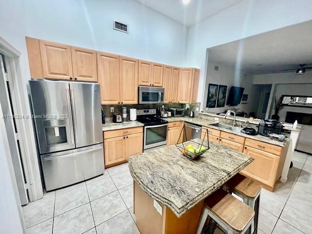 5716 NW 50th St