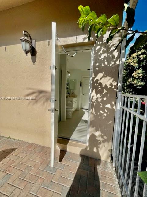5716 NW 50th St