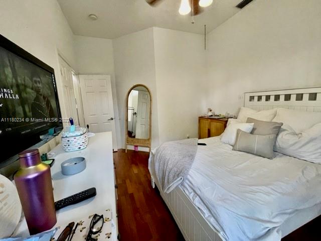 5716 NW 50th St