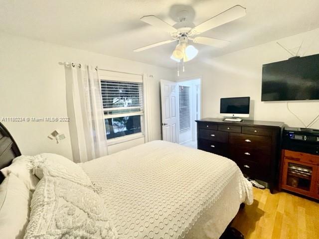 5716 NW 50th St
