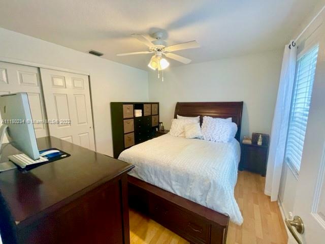 5716 NW 50th St