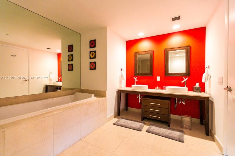 485 Brickell Ave. # 2610