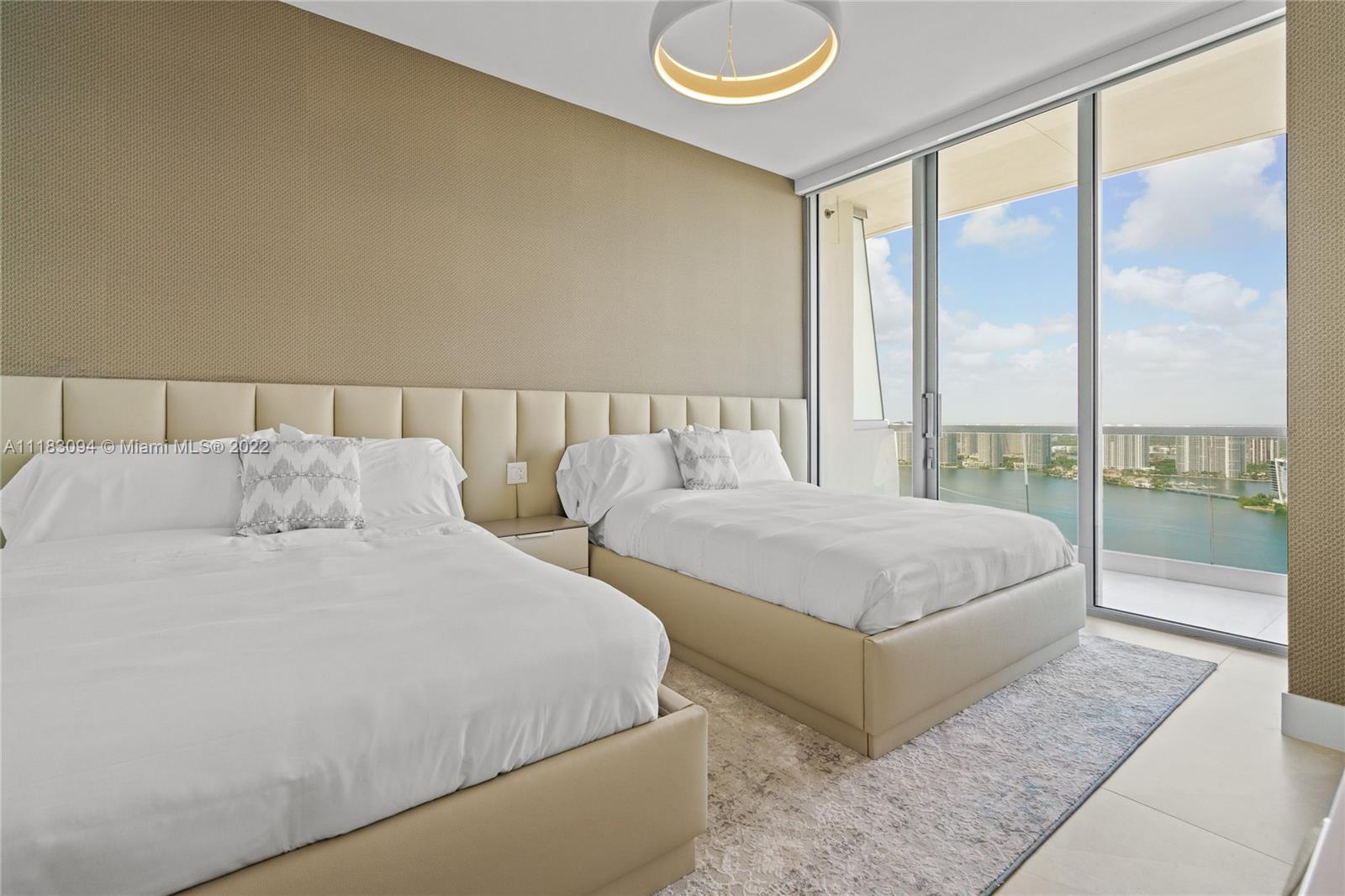18501 Collins Ave # 3302