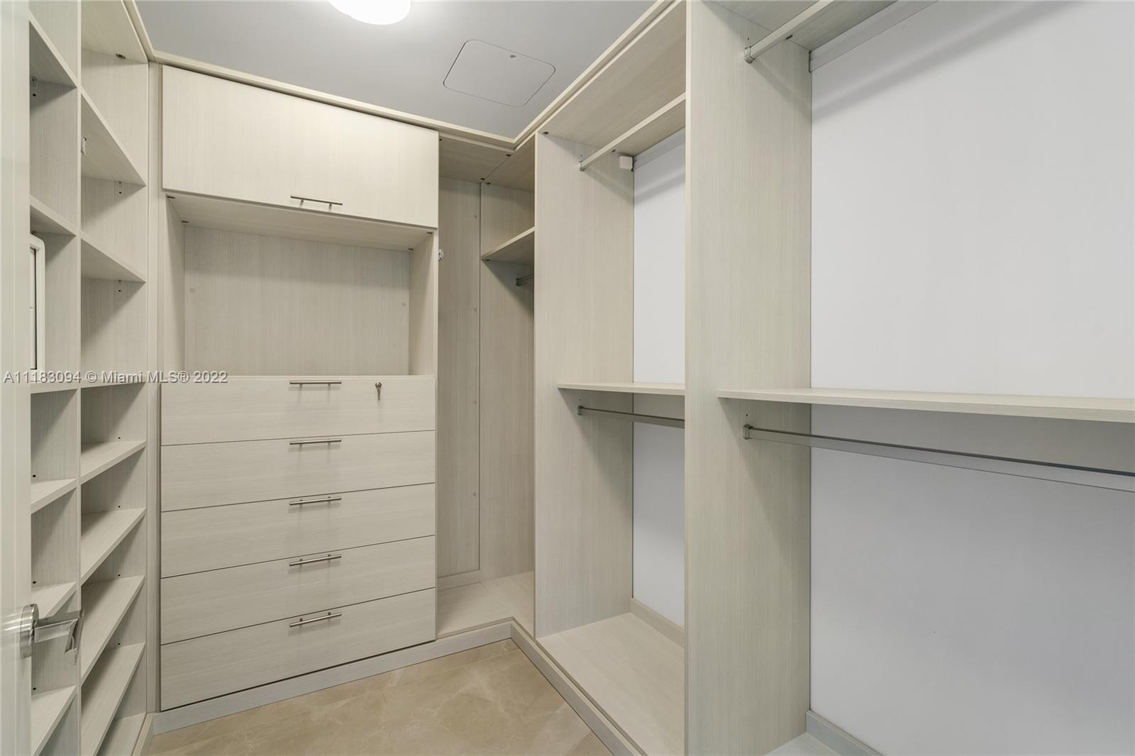 18501 Collins Ave # 3302