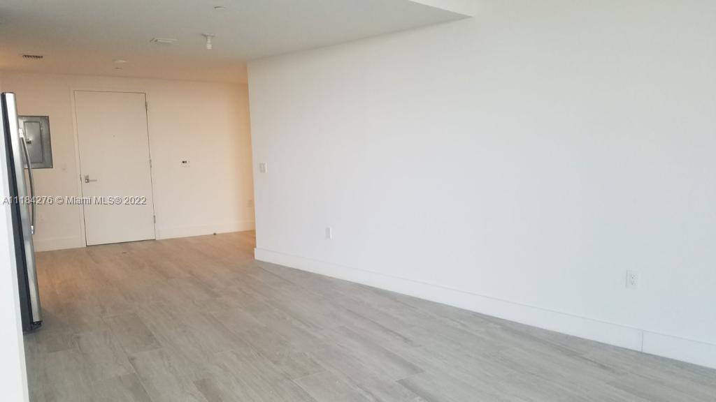 121 NE 34th St # 2014