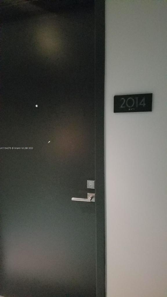 121 NE 34th St # 2014