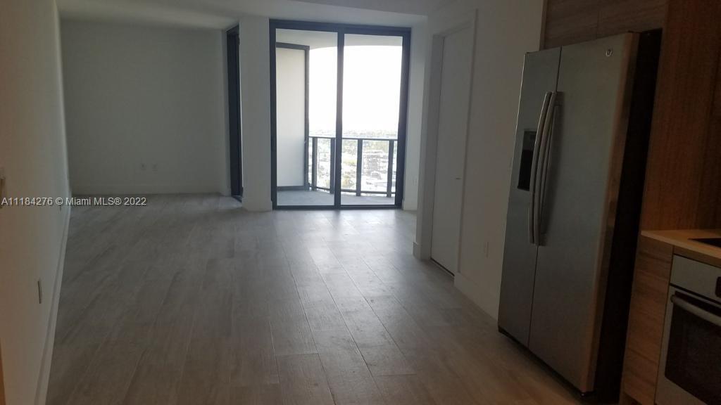 121 NE 34th St # 2014
