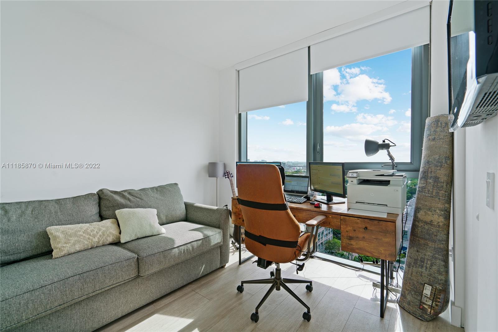 121 NE 34 ST # 1816