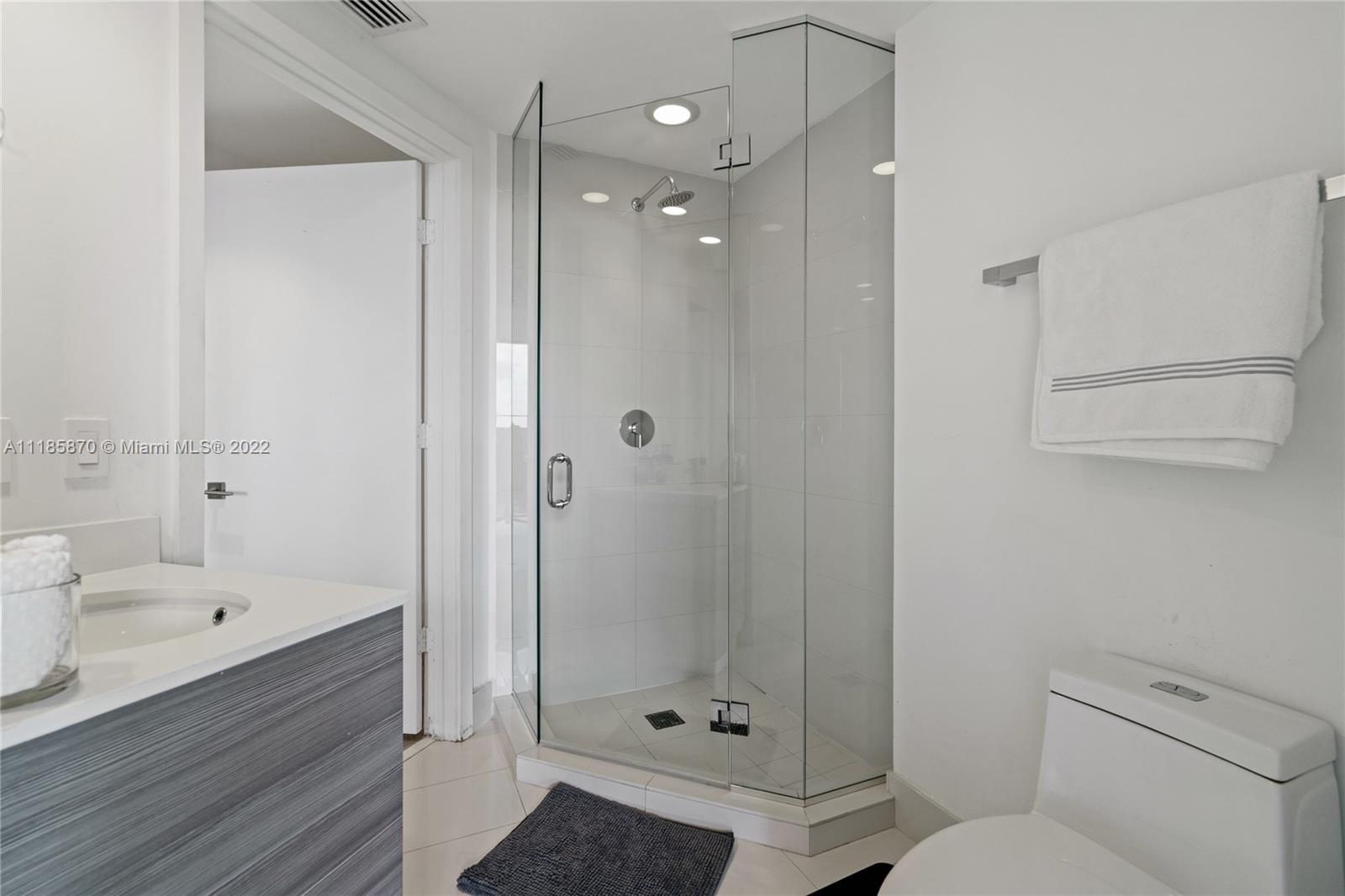 121 NE 34 ST # 1816