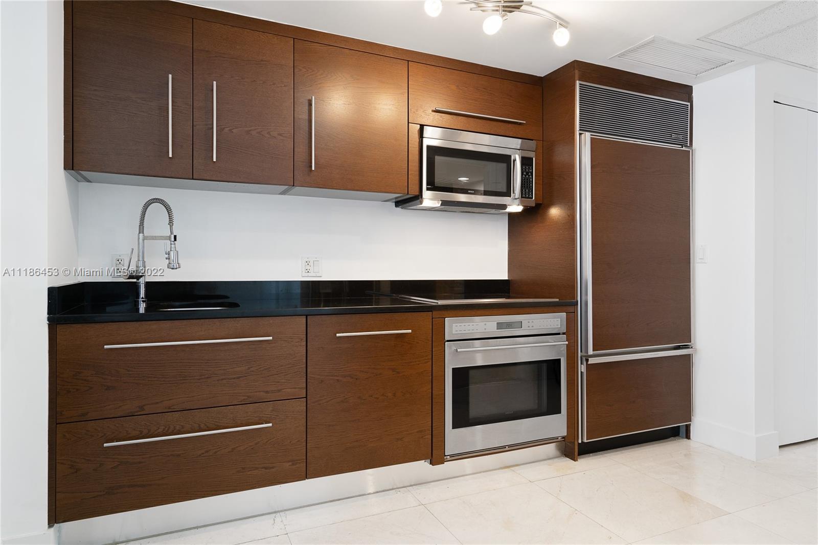 475 BRICKELL AVE # 2610