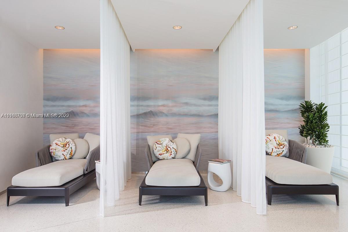 16901 Collins Ave # 1502