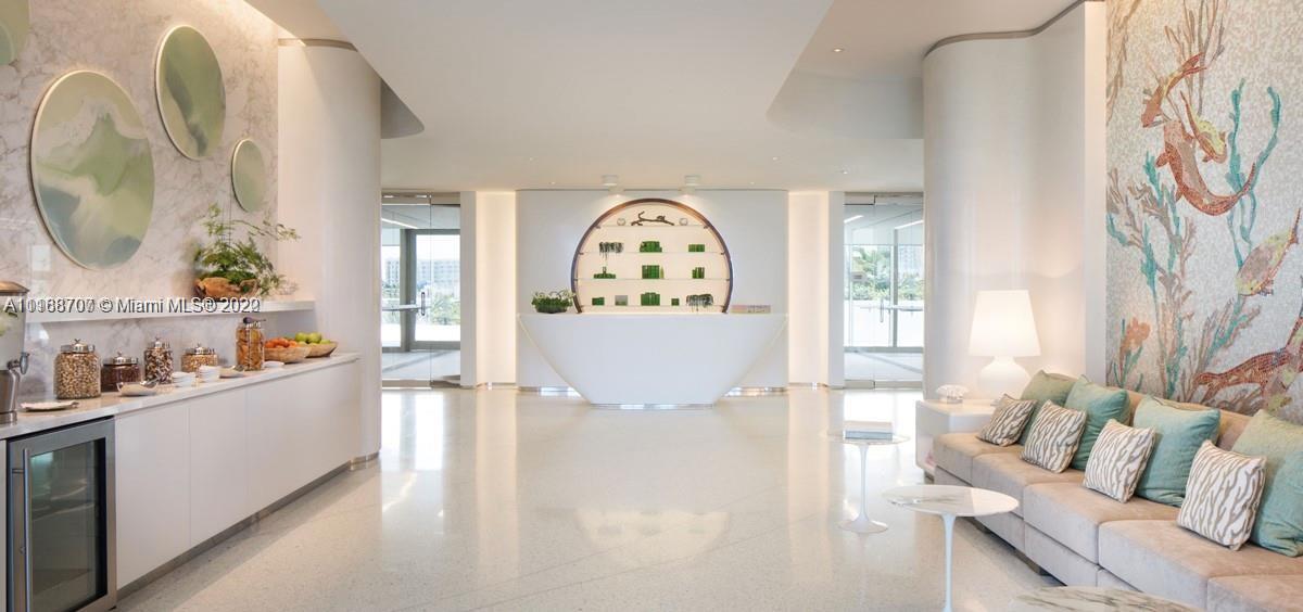 16901 Collins Ave # 1502