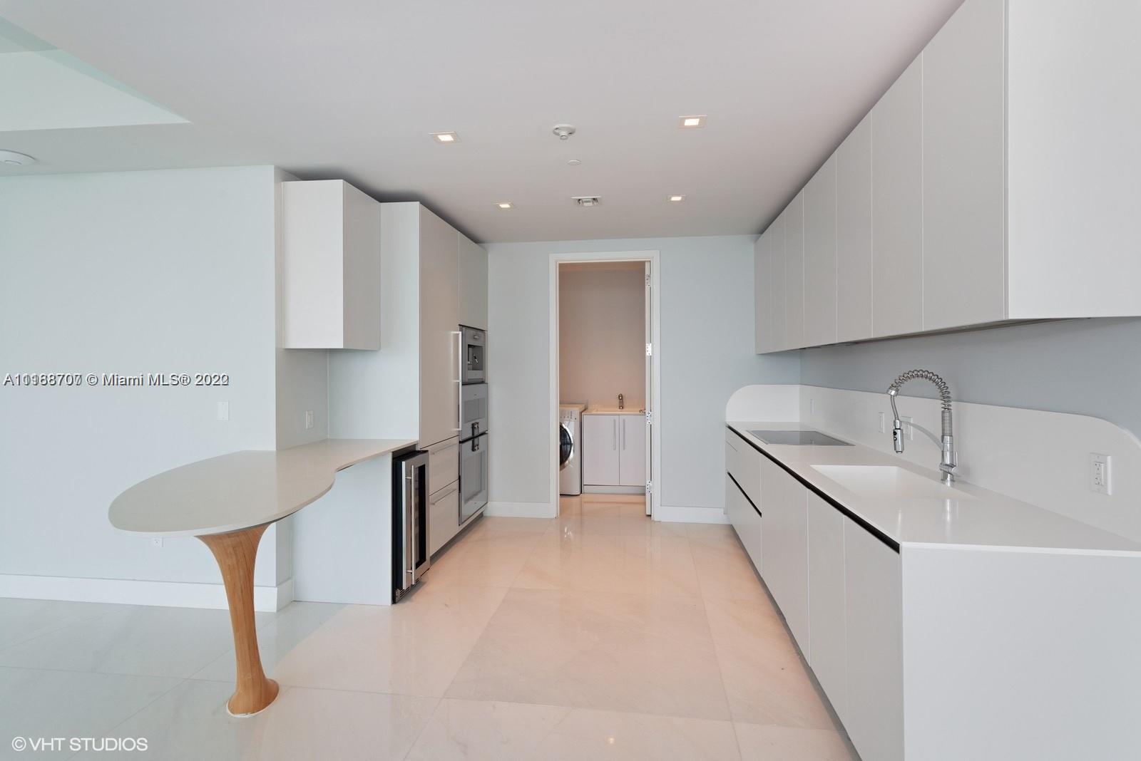 16901 Collins Ave # 1502