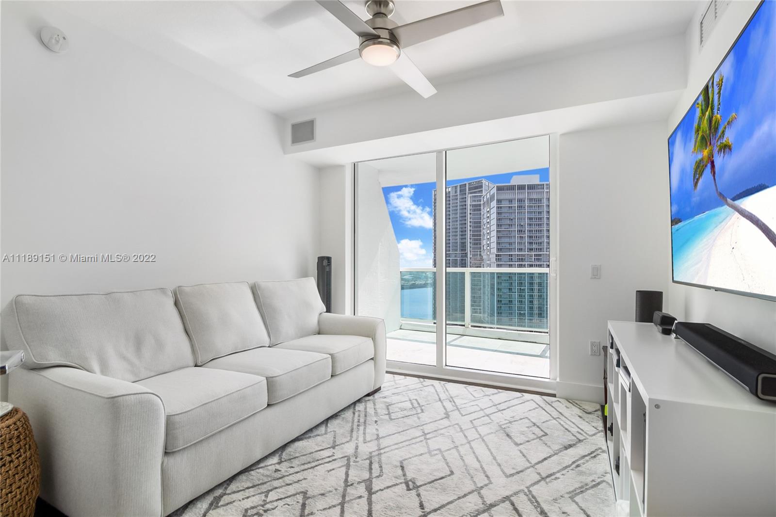 41 SE 5th St # 2302