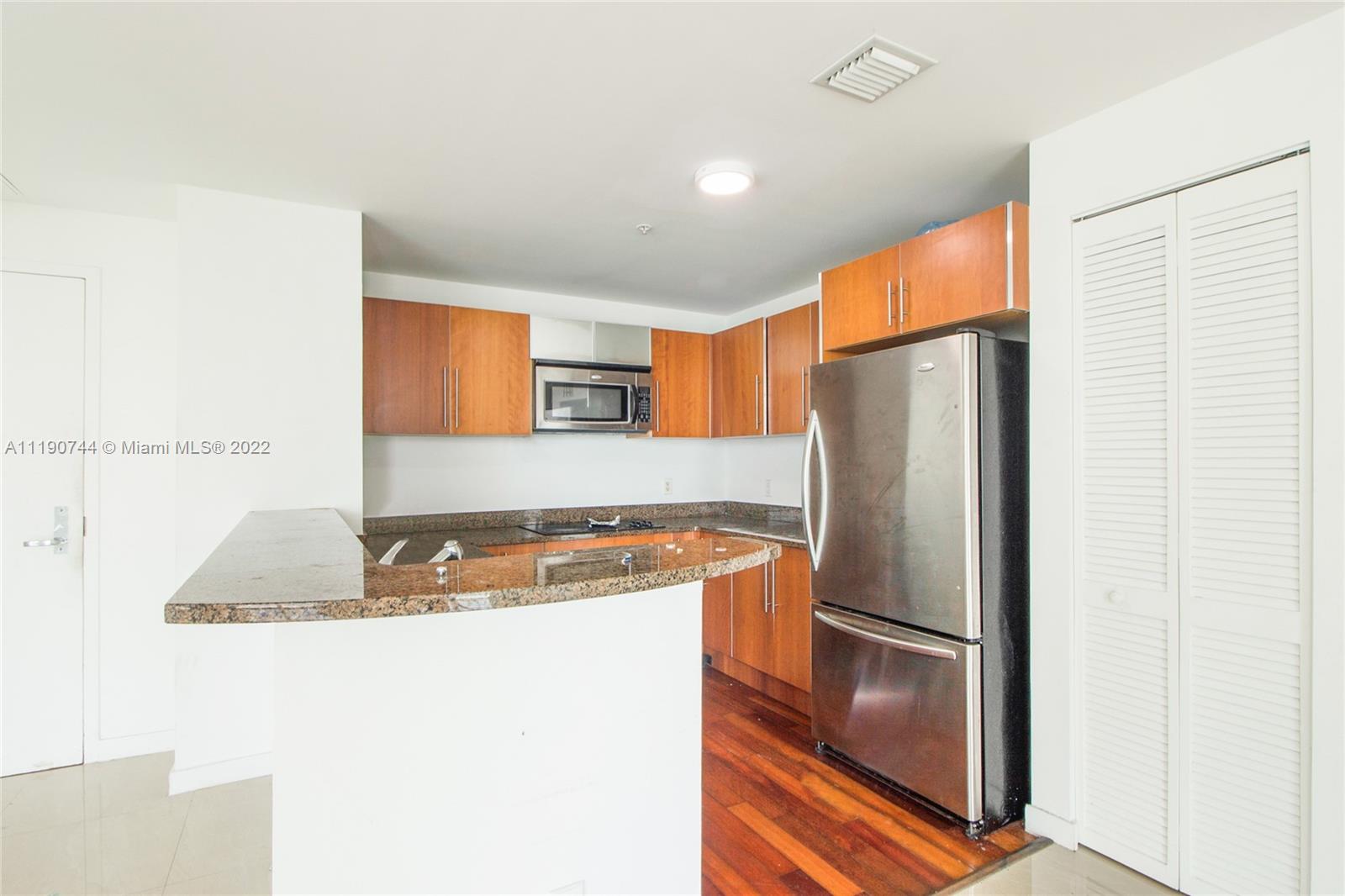 300 S Biscayne Blvd # 2608 Unit: T-2608