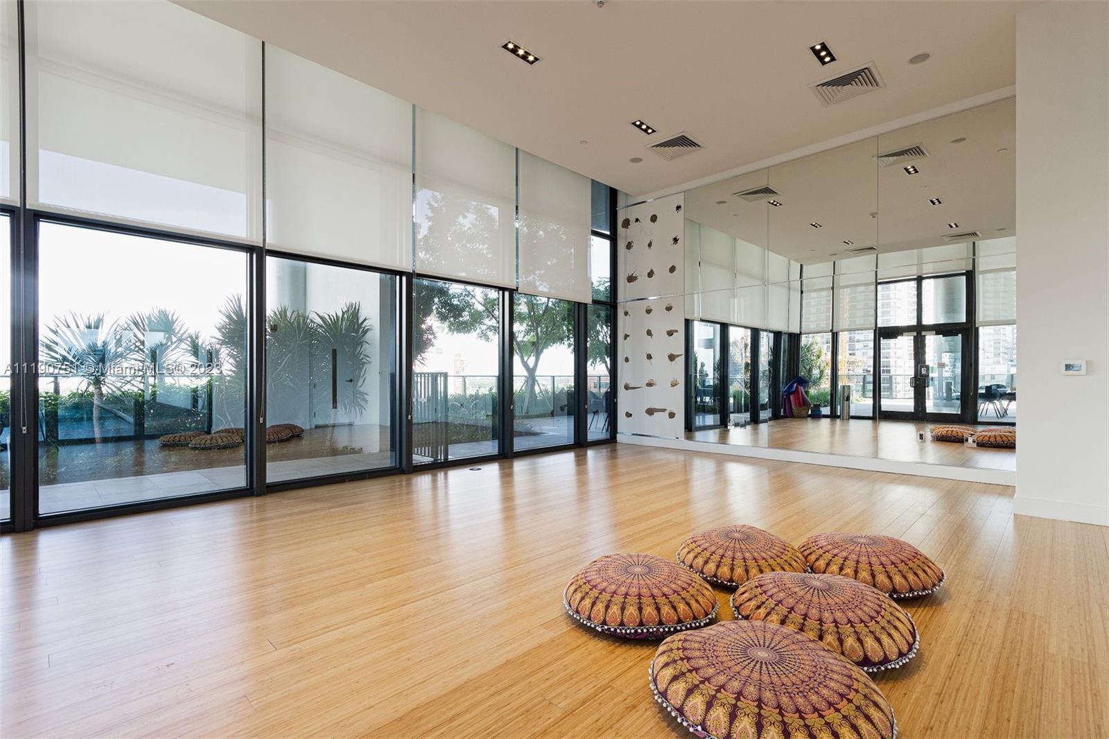 1600 NE 1st Ave # 2418