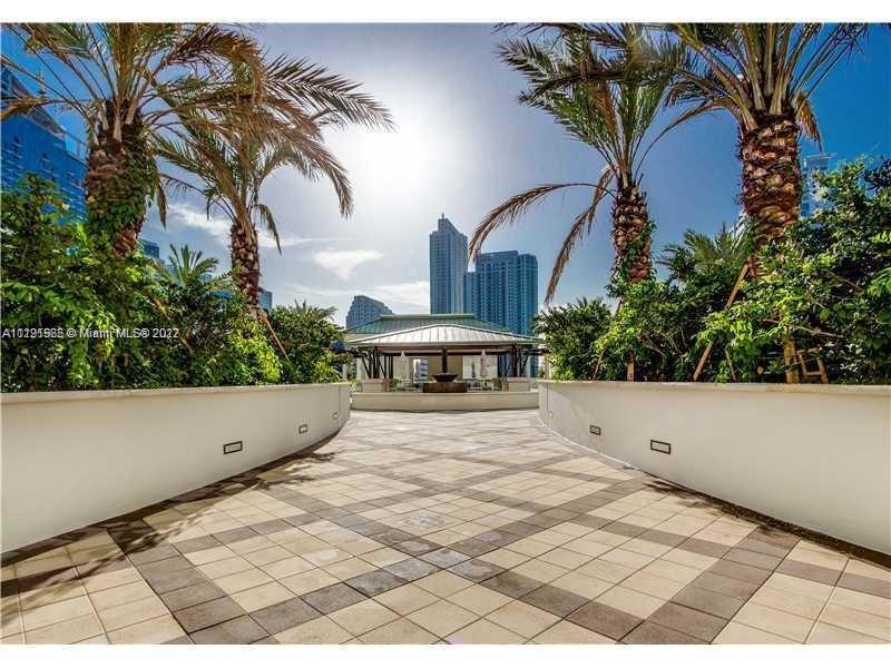 999 SW 1st Ave # 2207