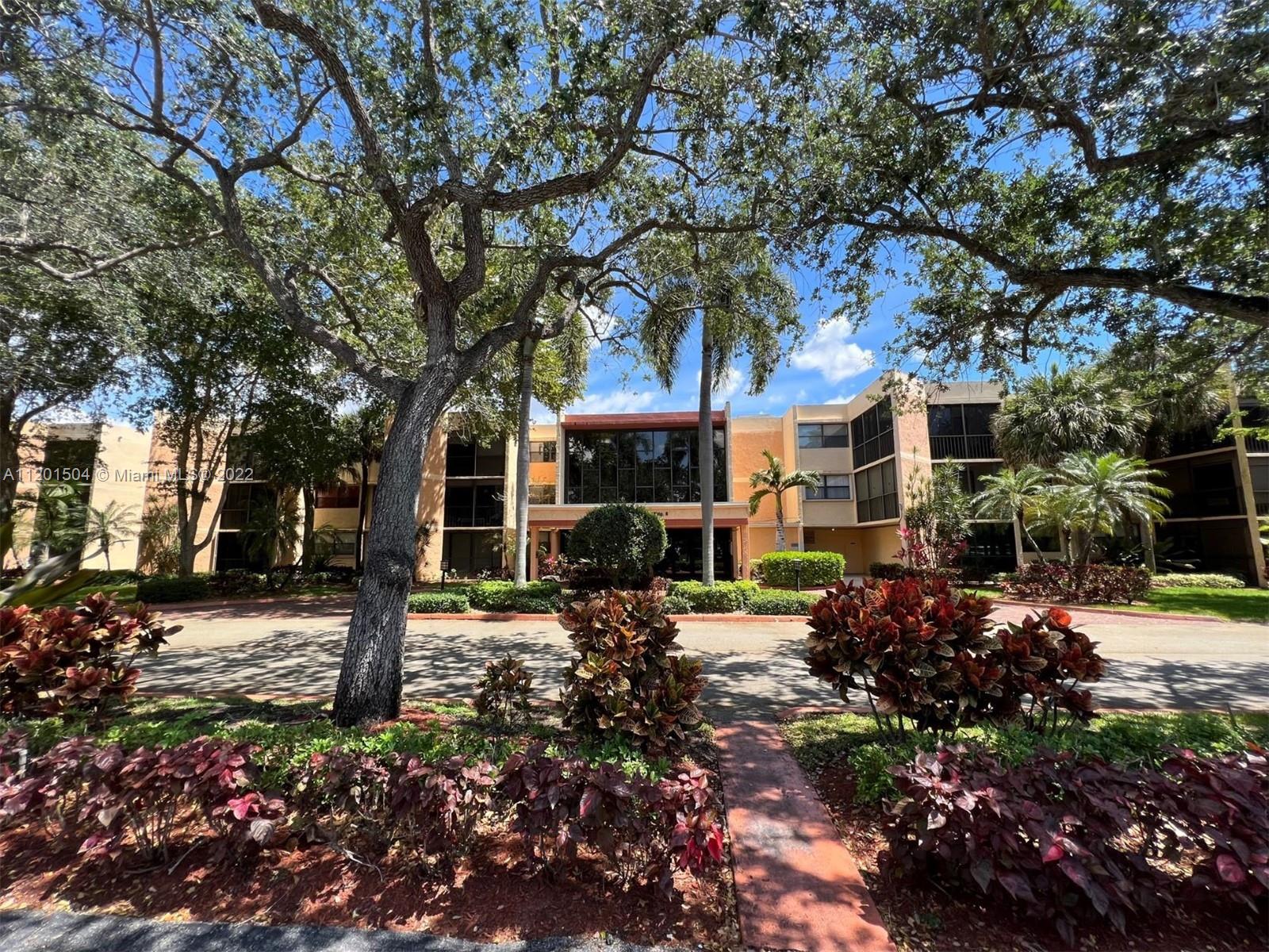 16401 Golf Club Rd # 303