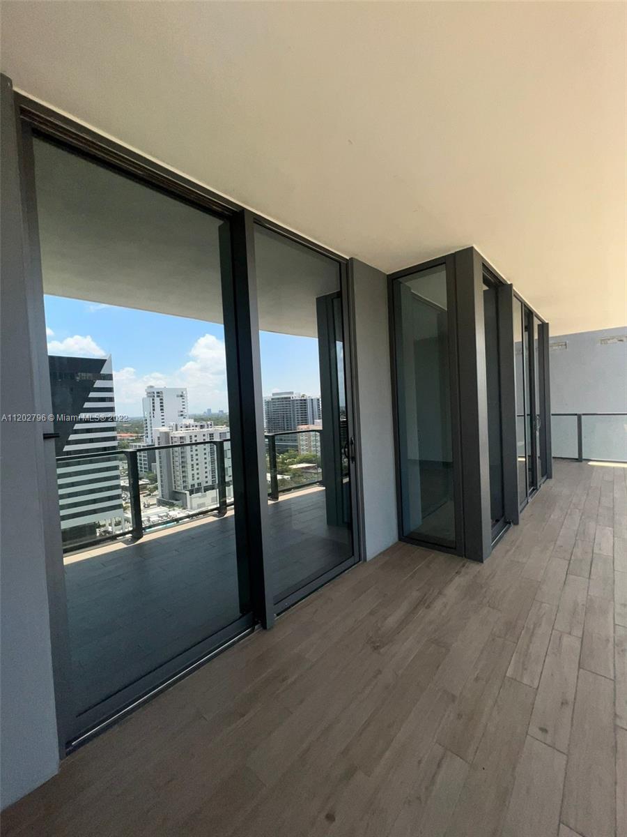 88 SW 7th St # 1510