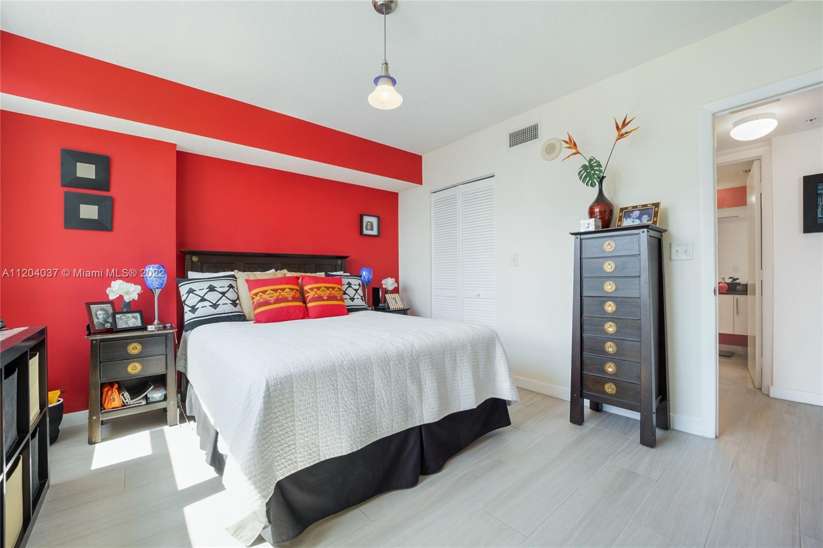 31 SE 5th St # 3007