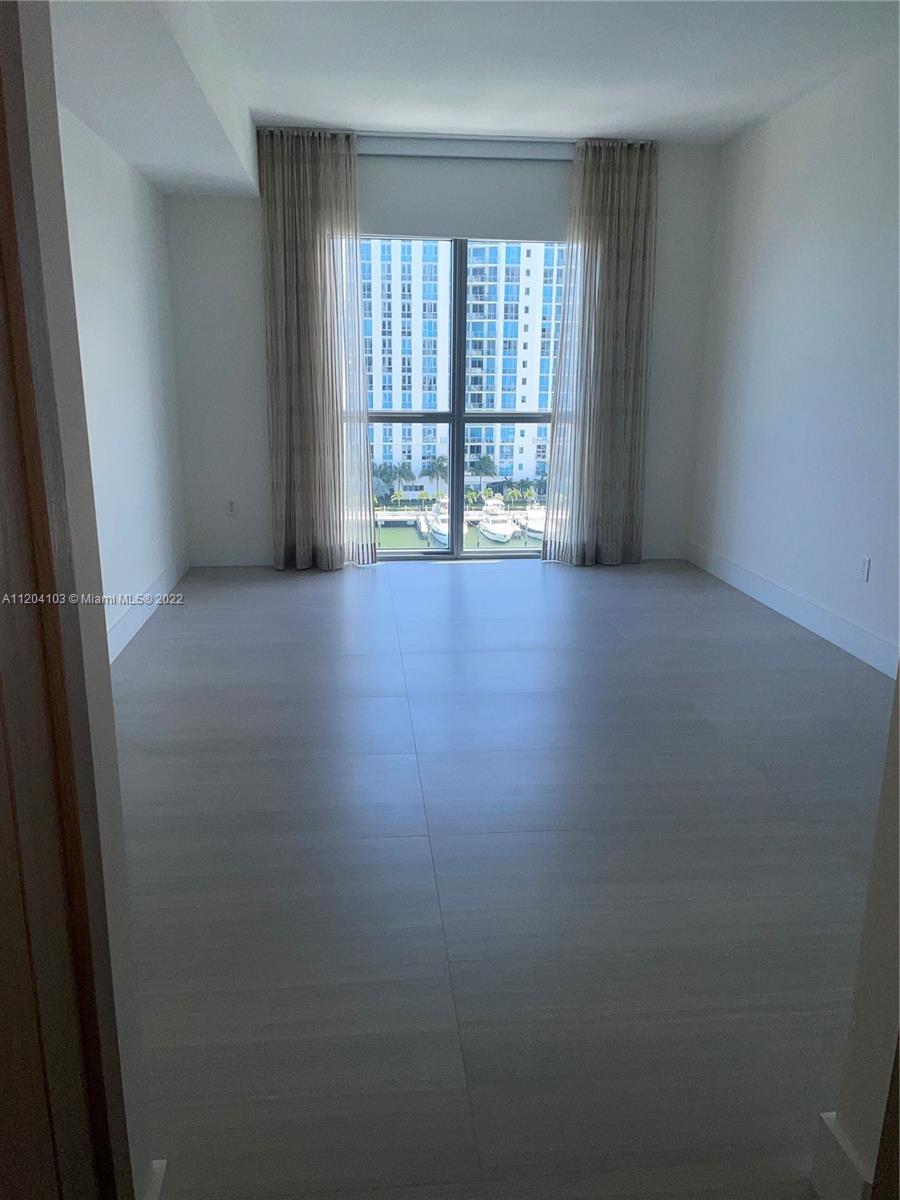 17301 Biscayne Blvd # 809