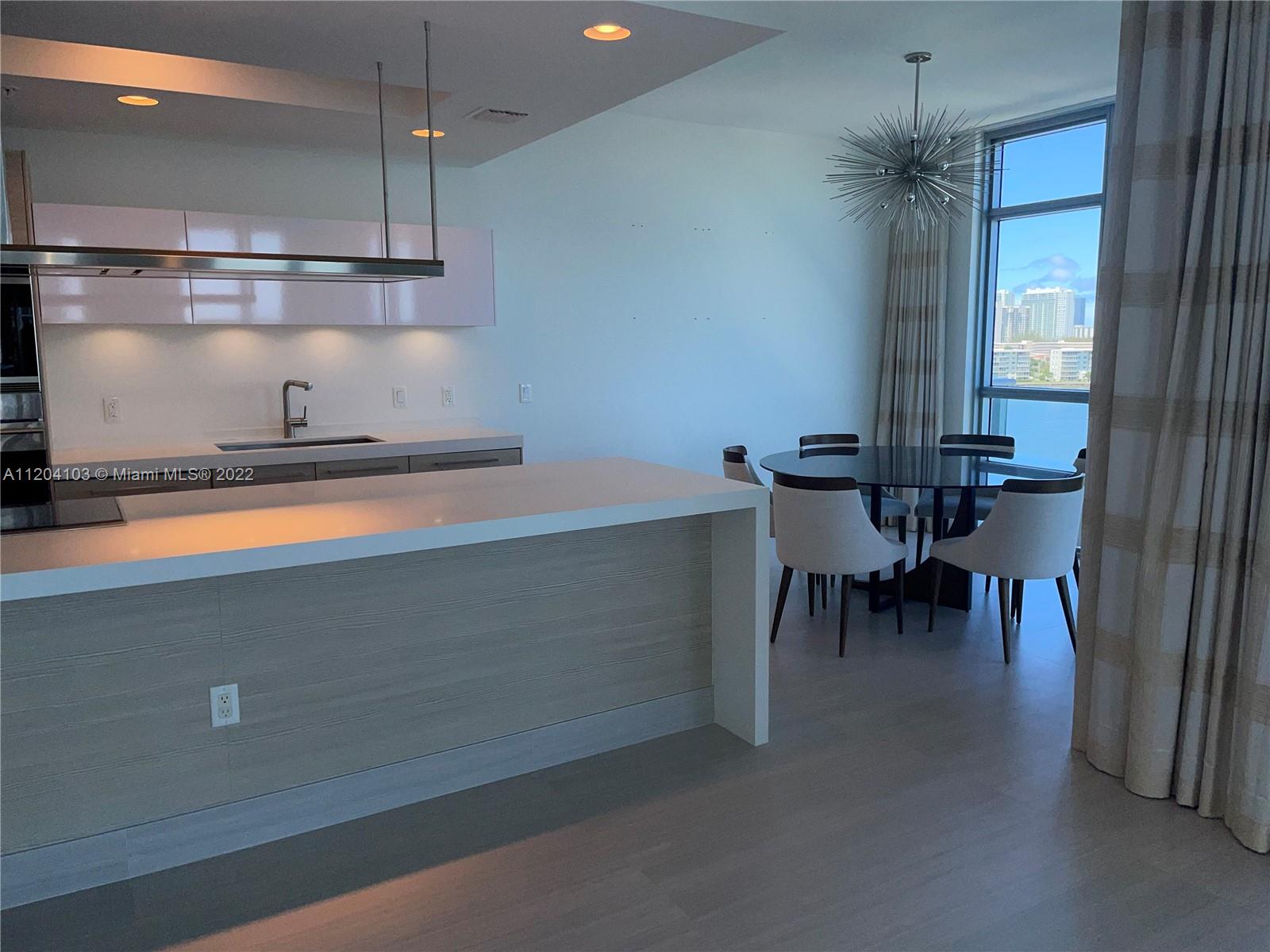 17301 Biscayne Blvd # 809