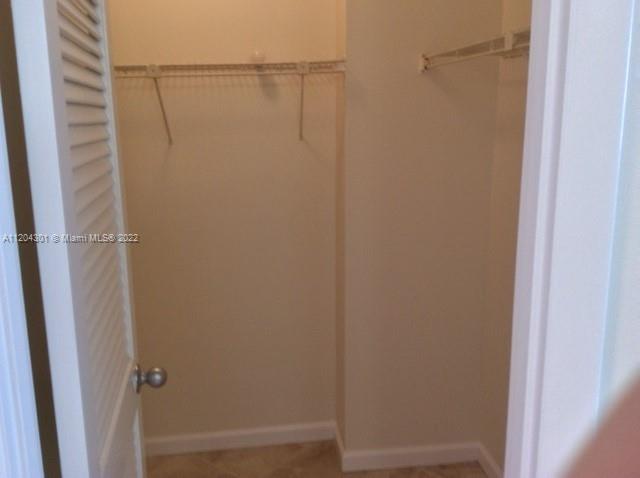 1237 Hillsboro Mile # 306